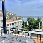 Sol Mar شقة *