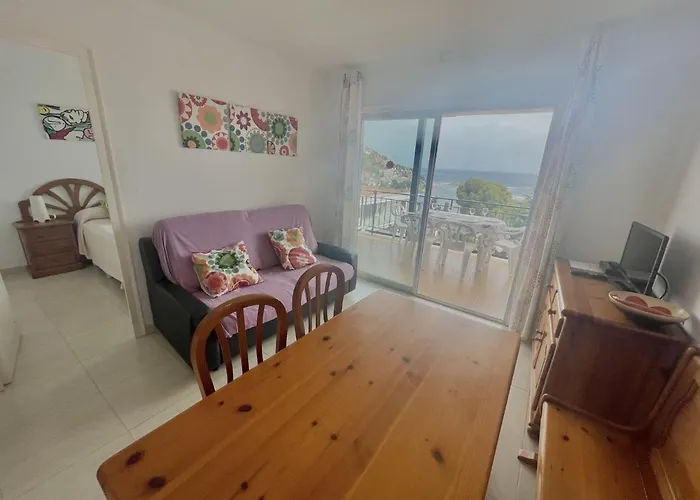 Sol Mar Apartment Roses